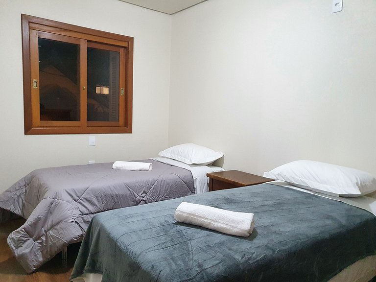 Apartamento Rua Coberta 02 dorm Centro Gramado