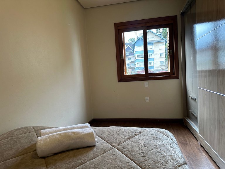 Amplo Apto Poucos passos da Rua Coberta Gramado