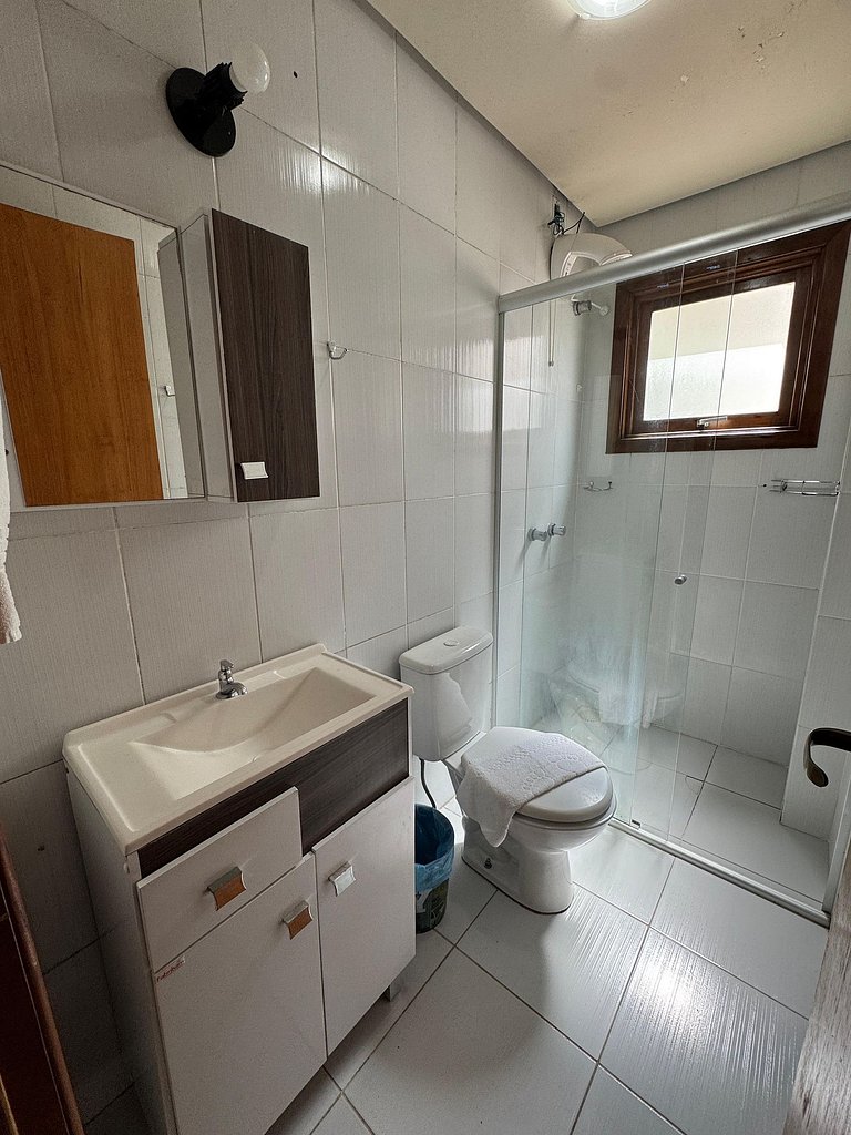 Apto 02 quartos no Centro de Gramado