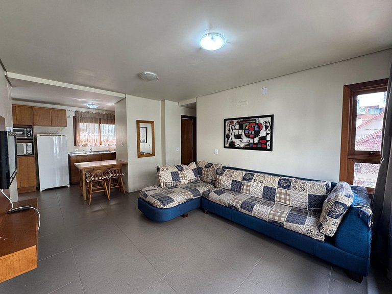 Apto 02 quartos no Centro de Gramado