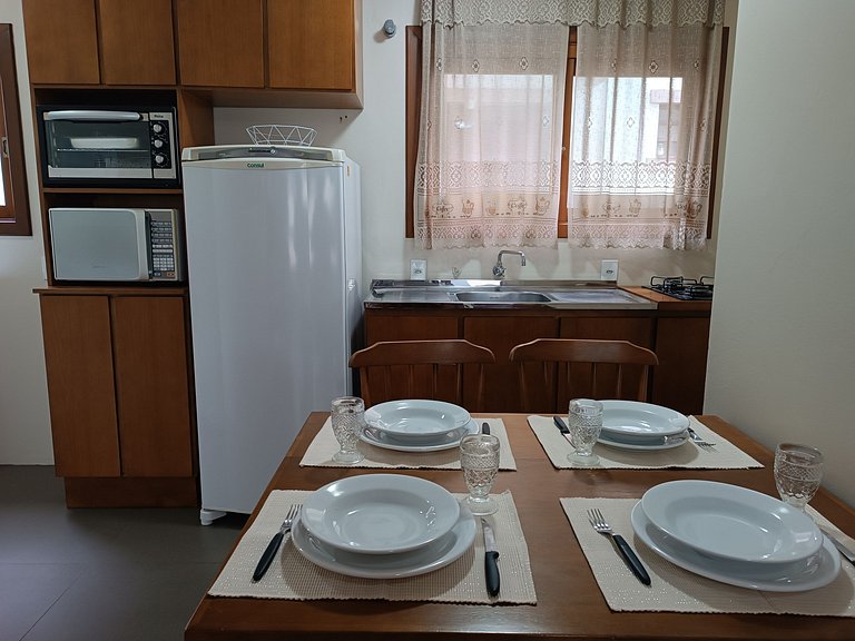 Apto 02 quartos no Centro de Gramado