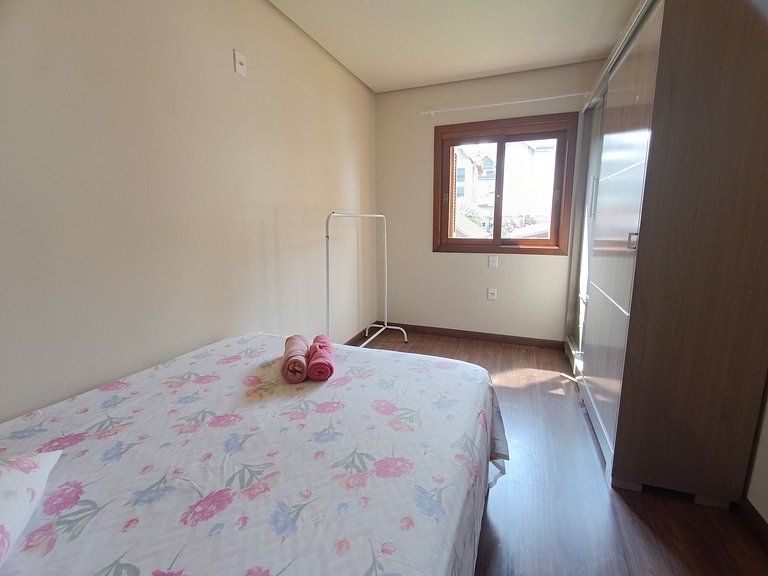 Amplo Apto Poucos passos da Rua Coberta Gramado