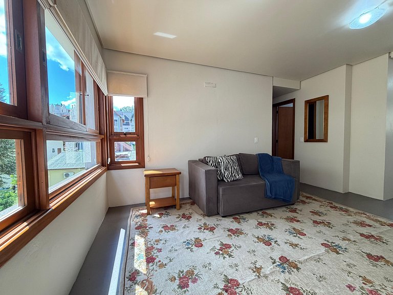 Amplo Apto Poucos passos da Rua Coberta Gramado