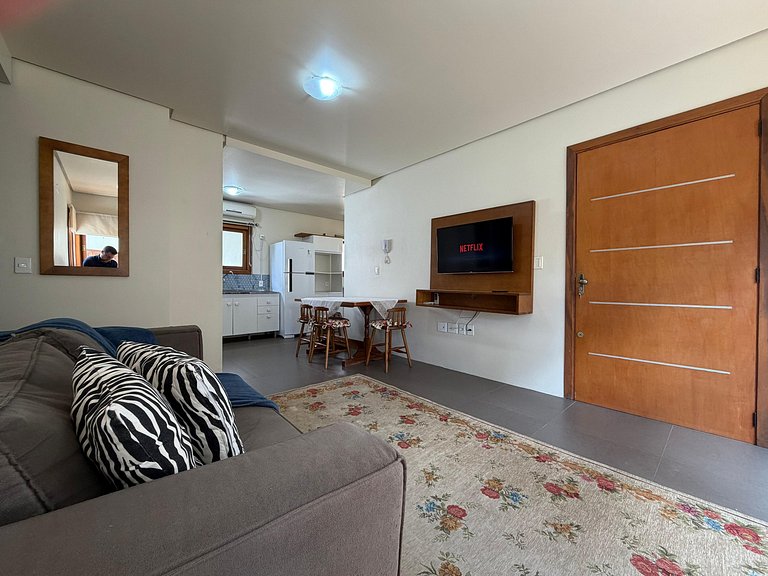 Amplo Apto Poucos passos da Rua Coberta Gramado