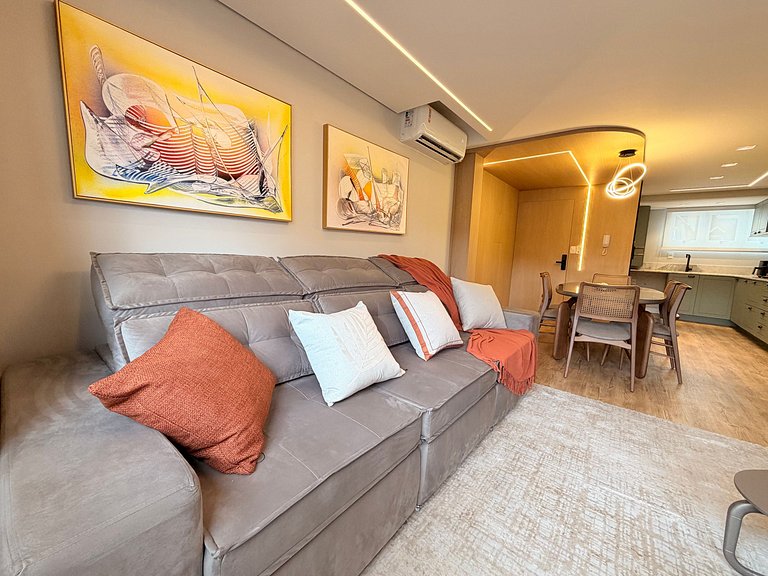 Ape incrivel ao lado Igreja Matriz Centro Gramado