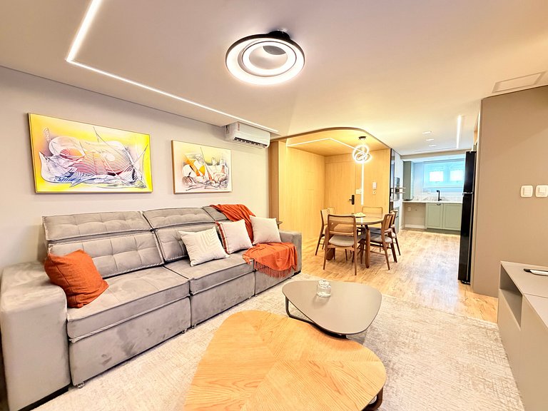 Ape incrivel ao lado Igreja Matriz Centro Gramado