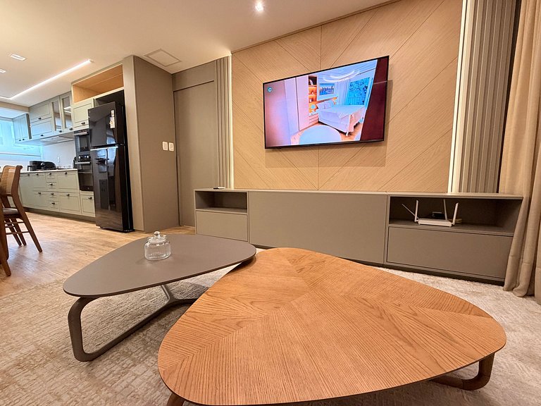 Ape incrivel ao lado Igreja Matriz Centro Gramado