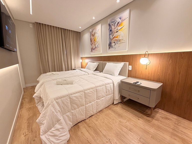 Ape incrivel ao lado Igreja Matriz Centro Gramado