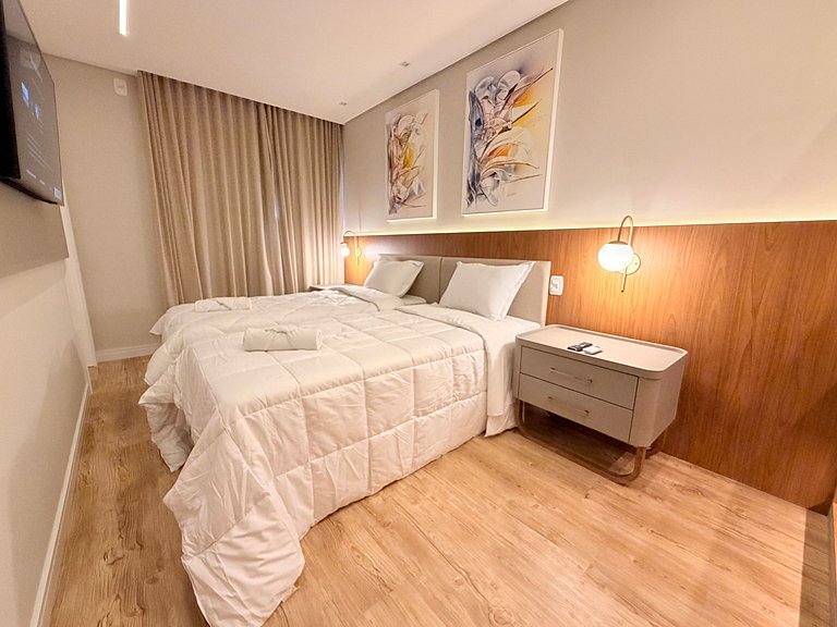 Ape incrivel ao lado Igreja Matriz Centro Gramado