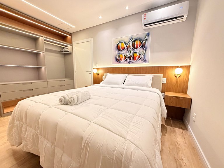 Ape incrivel ao lado Igreja Matriz Centro Gramado