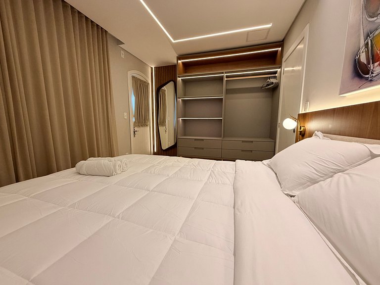 Ape incrivel ao lado Igreja Matriz Centro Gramado