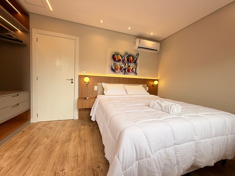 Ape incrivel ao lado Igreja Matriz Centro Gramado