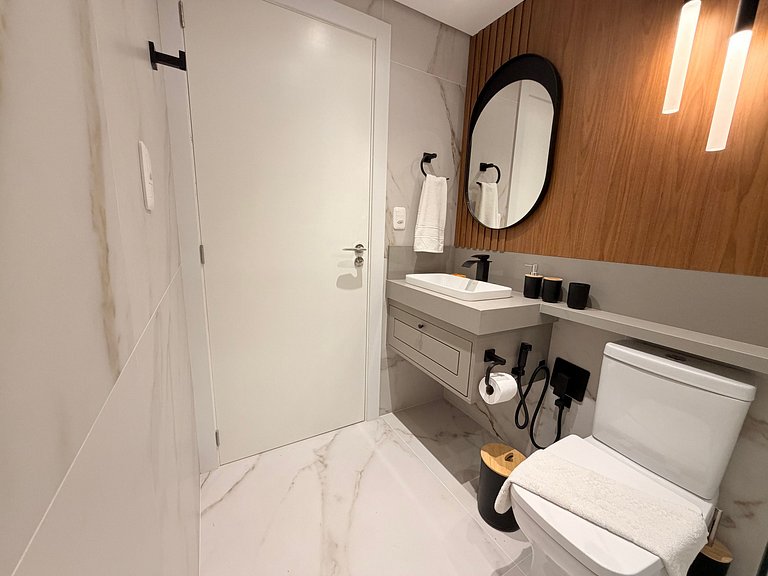 Ape incrivel ao lado Igreja Matriz Centro Gramado