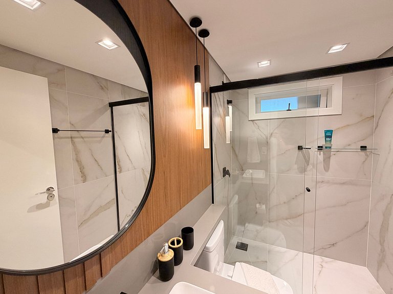 Ape incrivel ao lado Igreja Matriz Centro Gramado