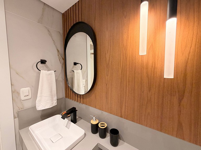 Ape incrivel ao lado Igreja Matriz Centro Gramado