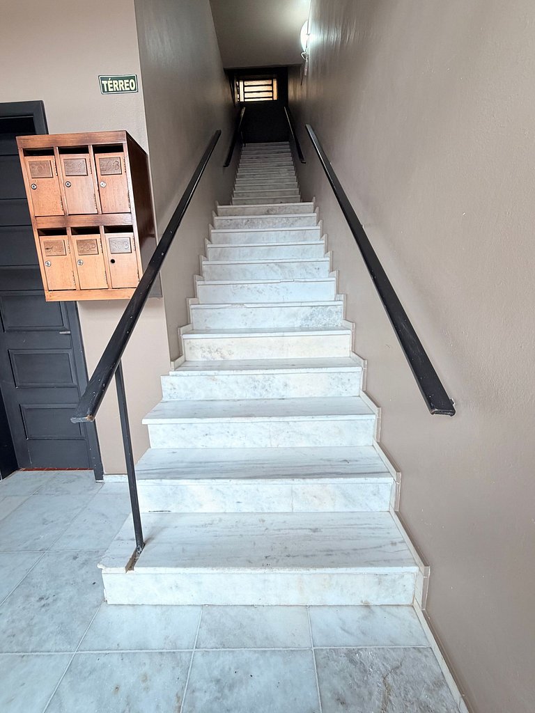 Ape incrivel ao lado Igreja Matriz Centro Gramado