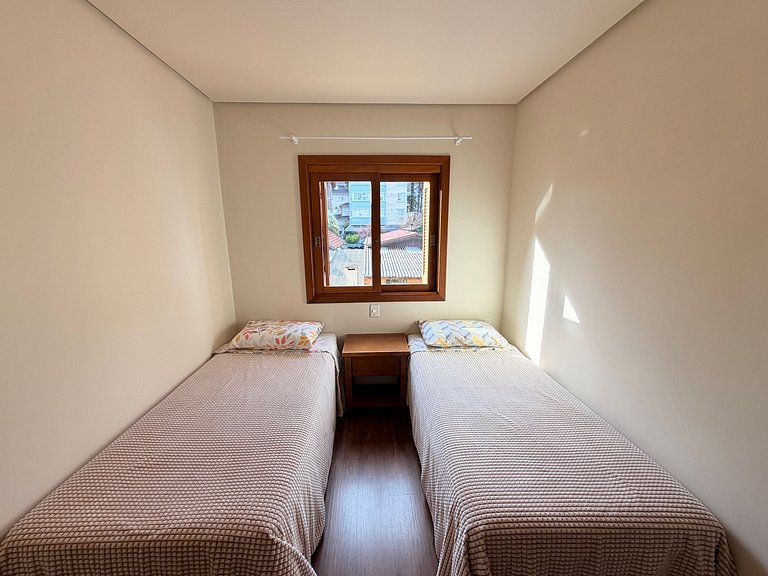 Amplo Apto Poucos passos da Rua Coberta Gramado