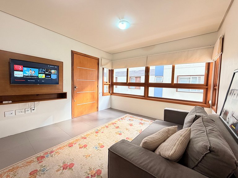 Amplo Apto Poucos passos da Rua Coberta Gramado