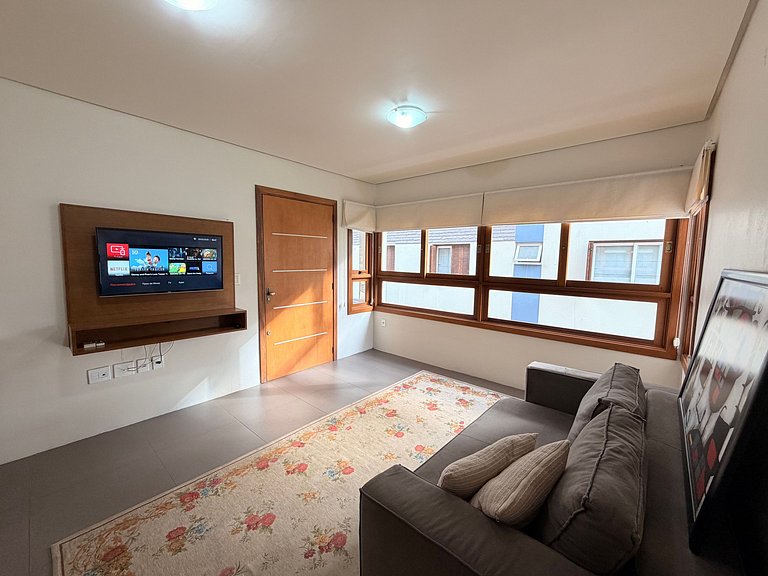 Amplo Apto Poucos passos da Rua Coberta Gramado