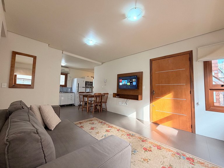 Amplo Apto Poucos passos da Rua Coberta Gramado