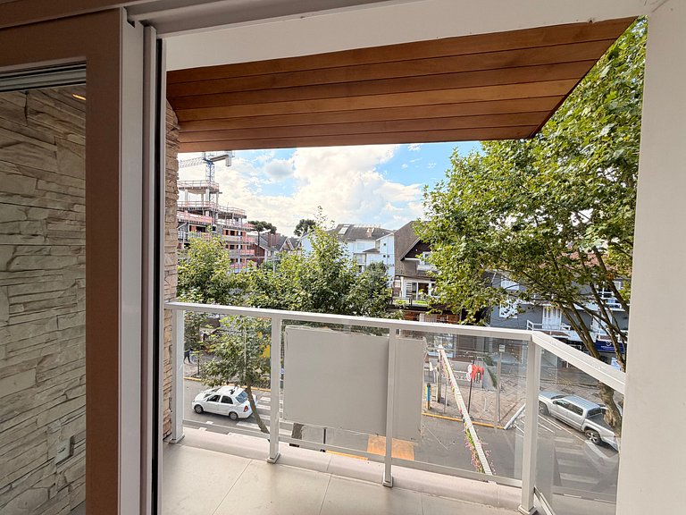 Apartamento frente Av Osvaldo Aranha Centro Canela